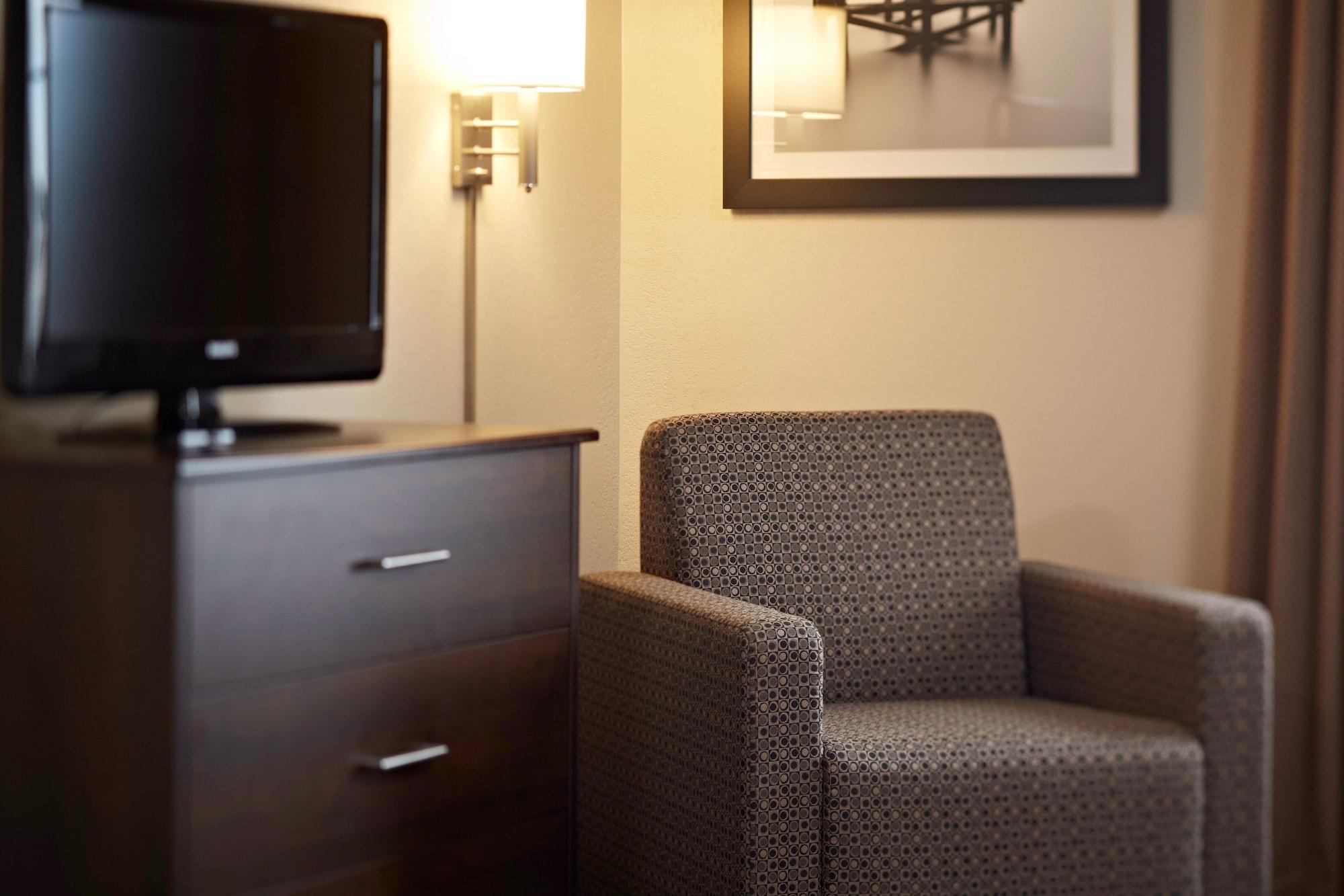 Quality Inn & Suites Estevan Buitenkant foto