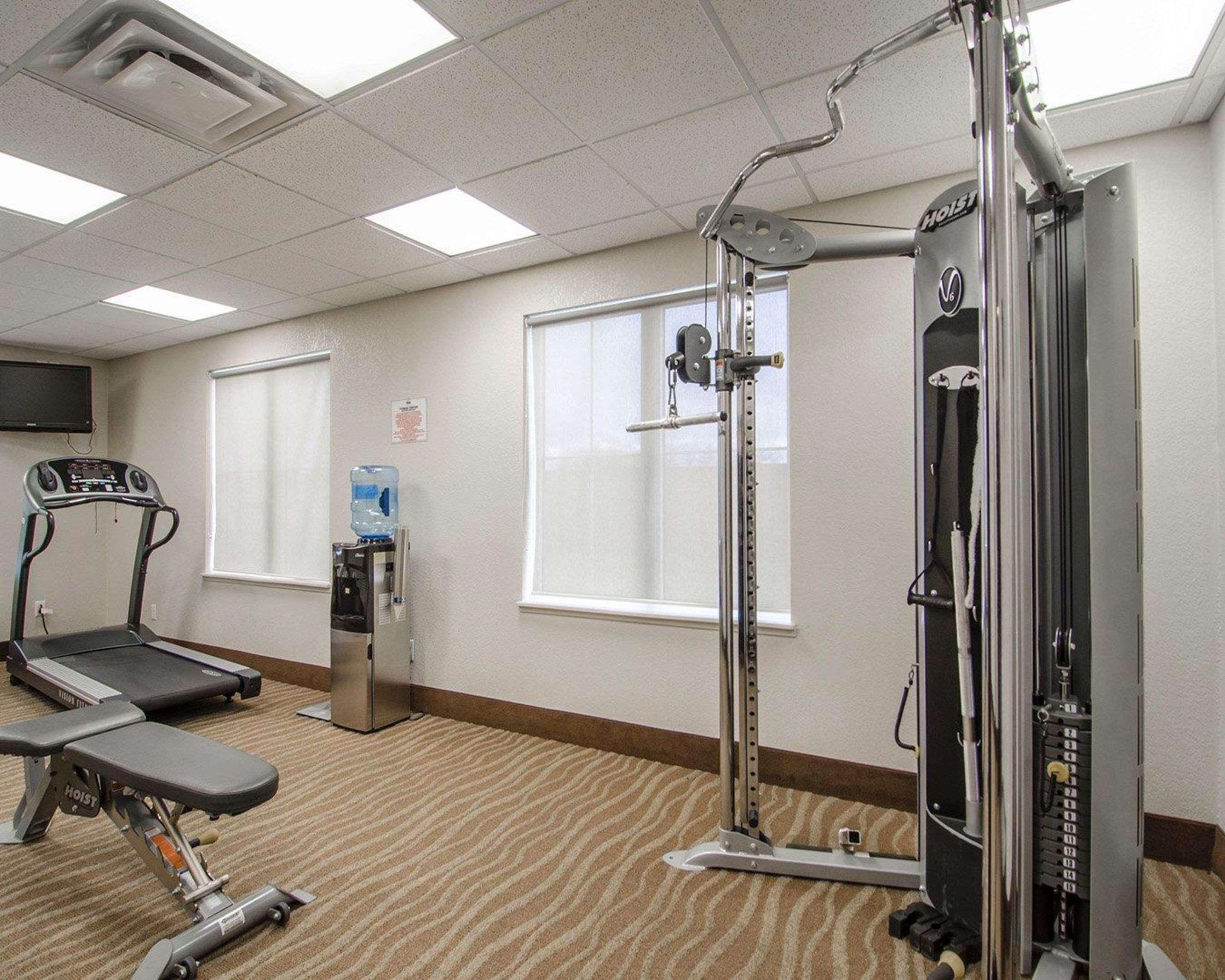 Quality Inn & Suites Estevan Buitenkant foto