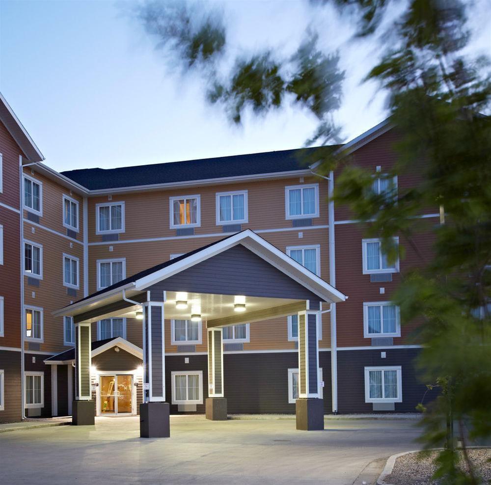 Quality Inn & Suites Estevan Buitenkant foto