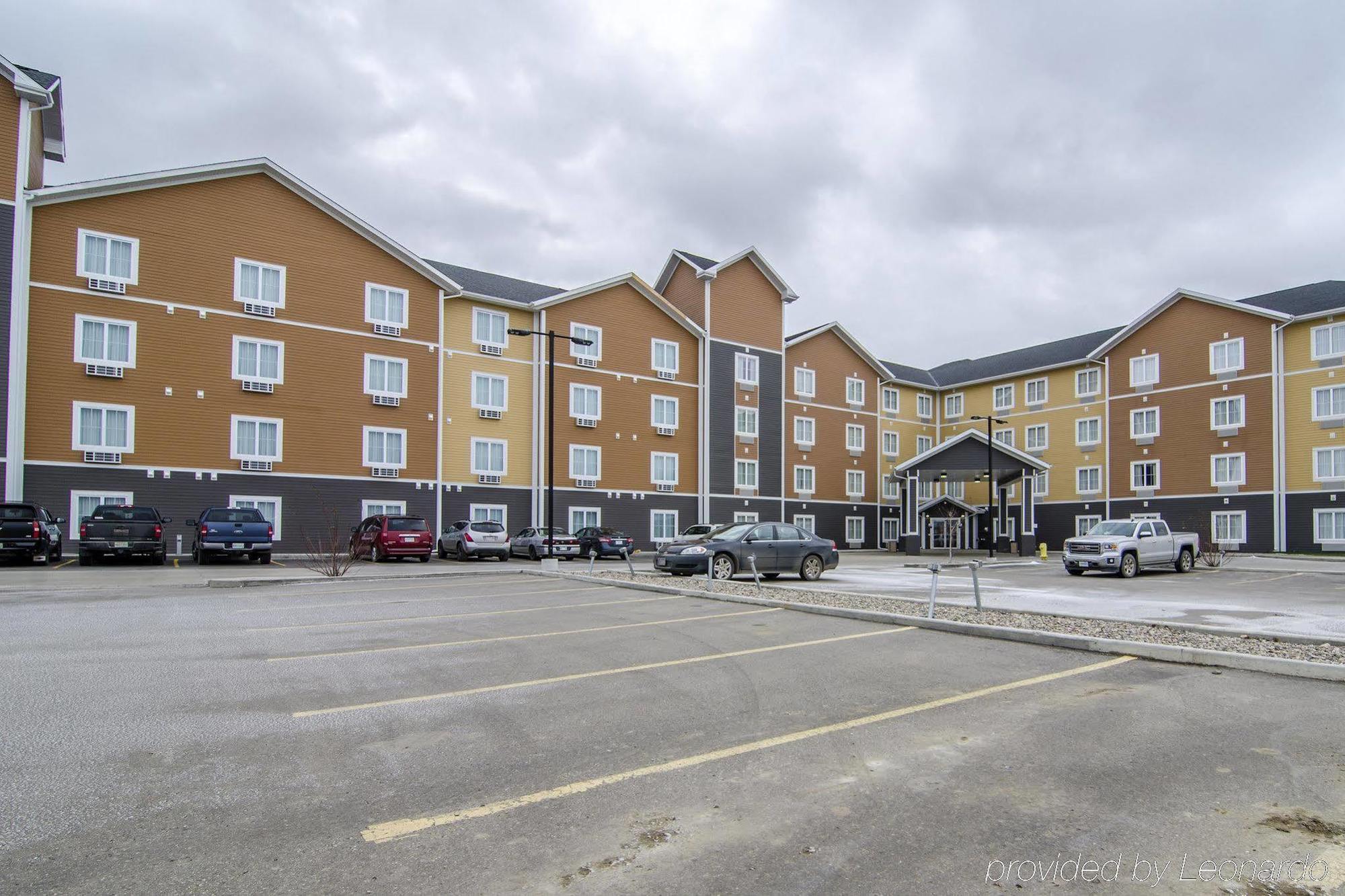 Quality Inn & Suites Estevan Buitenkant foto