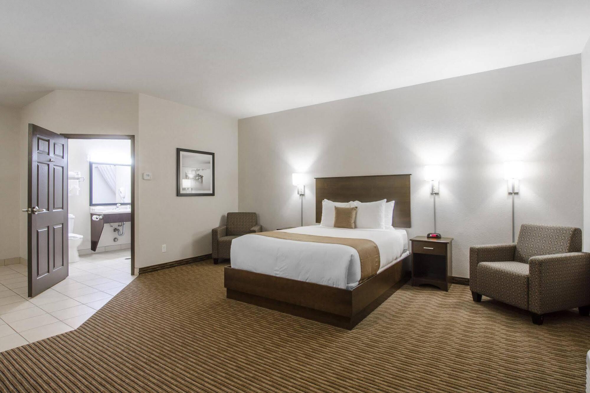Quality Inn & Suites Estevan Buitenkant foto